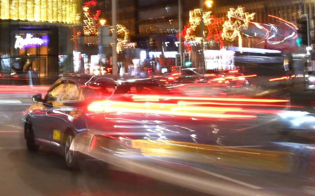 Using photography os movement and reflections in Birmingham